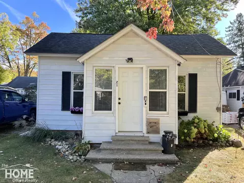216 N Dewey, Owosso, MI 48867