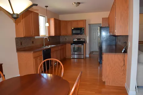 Kitchen - 21761 Mary Rose, Macomb, MI 48044 photo 2 of 4