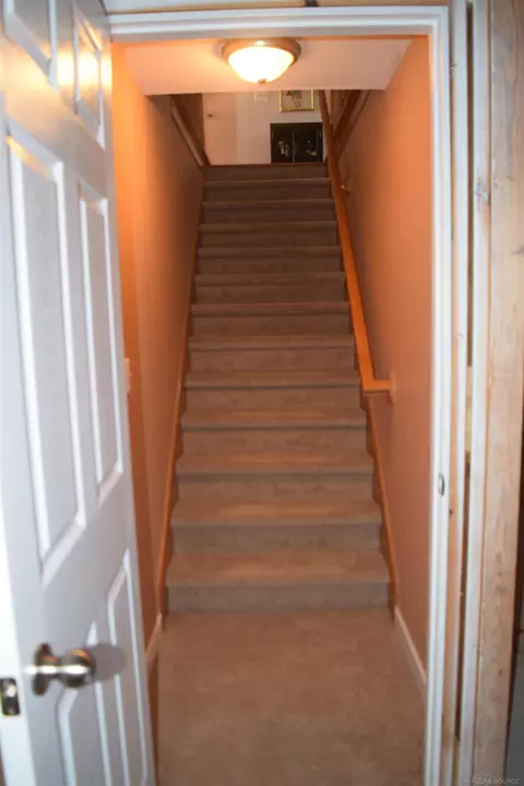 Entry Way - 21761 Mary Rose, Macomb, MI 48044 photo 4 of 4