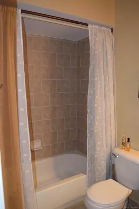 Bath - 21761 Mary Rose, Macomb, MI 48044 photo 2 of 6