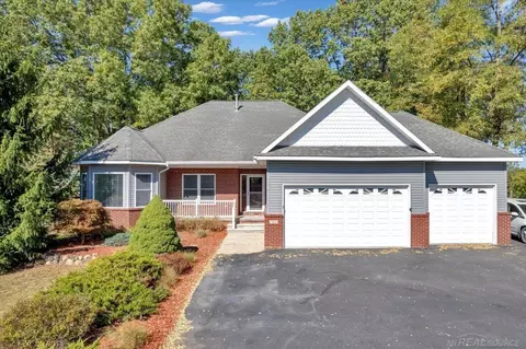 188 W Glass Rd, Ortonville, MI 48462