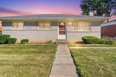 32500 Kelly, Roseville, MI 48066