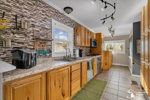 Kitchen - 29456 Walnut, Flat Rock, MI 48134 photo 1 of 4