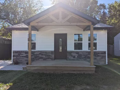 2120 Parkwood, Burton, MI 48529
