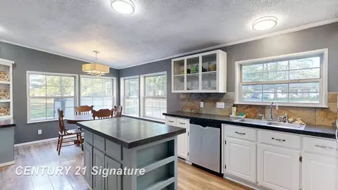6487 Troland, Flushing, MI 48433 photo 4