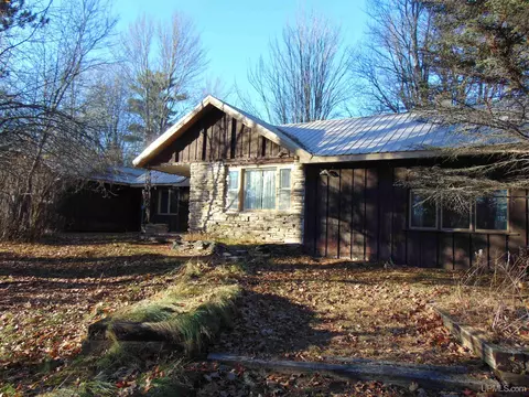 15056 Neuman, Bruce Crossing, MI 49912