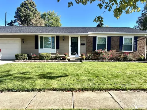 1102 John L, Monroe, MI 48162