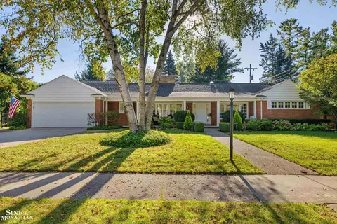216 Ridge, Grosse Pointe Farms, MI 48236