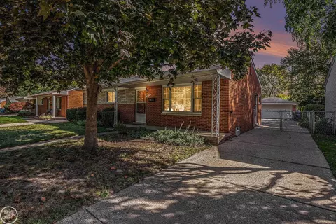 28556 Milton, Warren, MI 48092