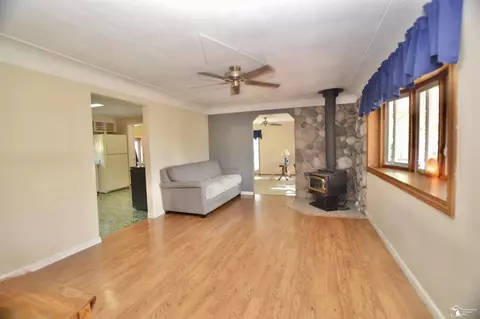 Living - 12440 Sumpter, Carleton, MI 48117 photo 3 of 5