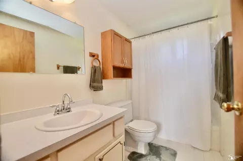Bath - 12440 Sumpter, Carleton, MI 48117 photo 2 of 2