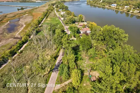 Melbourne, Saginaw, MI 48604