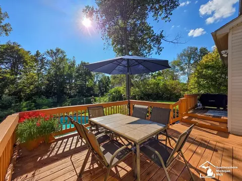 Exterior - 6749 Stonegate, Temperance, MI 48182 photo 3 of 8