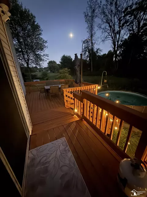 Exterior - 6749 Stonegate, Temperance, MI 48182 photo 6 of 8