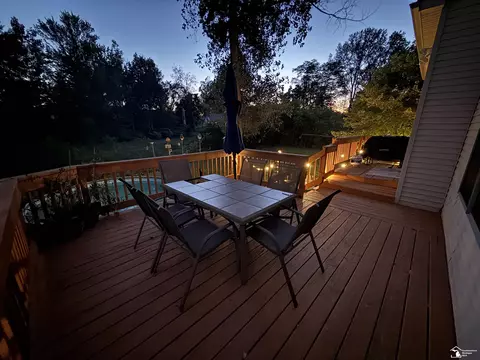 Exterior - 6749 Stonegate, Temperance, MI 48182 photo 5 of 8