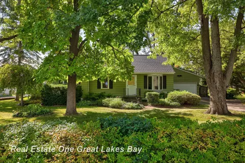 1891 W Moore, Saginaw, MI 48601