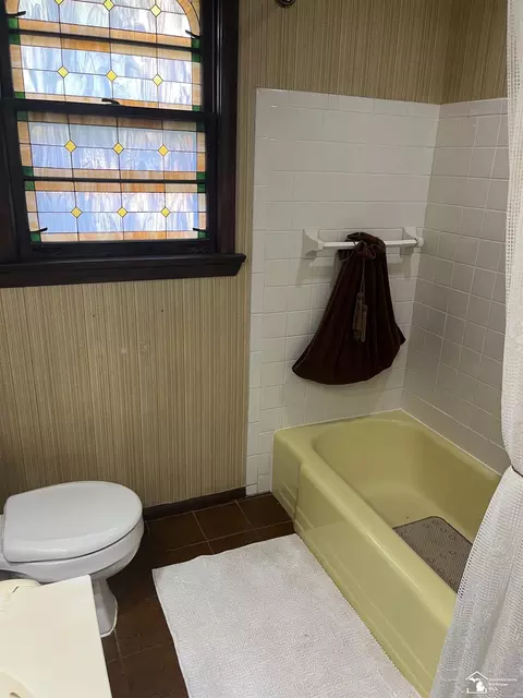 Bath - 5376 Kay, Monroe, MI 48161 photo 1 of 2