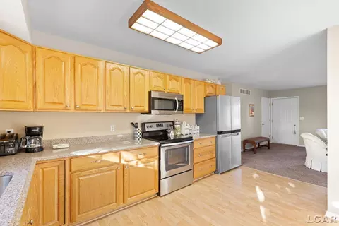 Kitchen - 3109 E Northmor, Adrian, MI 49221 photo 5 of 5