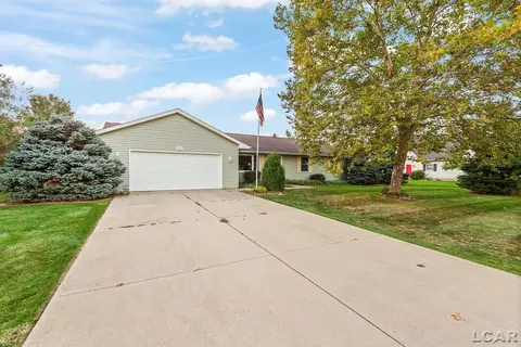 Exterior - 3109 E Northmor, Adrian, MI 49221 photo 7 of 9