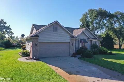 2433 Fenton Crk, Fenton, MI 48430
