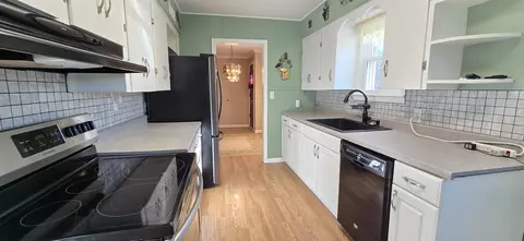 Kitchen - 5194 Oleskyn, Flint, MI 48504 photo 2 of 2