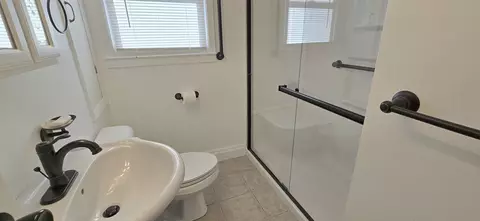 Bath - 5194 Oleskyn, Flint, MI 48504 photo 1 of 2