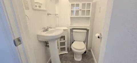Bath - 5194 Oleskyn, Flint, MI 48504 photo 2 of 2