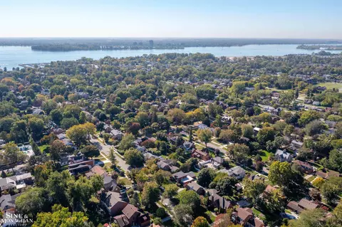 View/Area - 709 Lakepointe, Grosse Pointe Park, MI 48230 photo 1 of 11