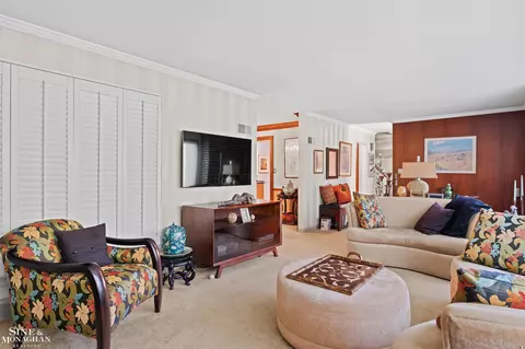 Living - 709 Lakepointe, Grosse Pointe Park, MI 48230 photo 3 of 4