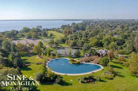 Exterior - 709 Lakepointe, Grosse Pointe Park, MI 48230 photo 26 of 28