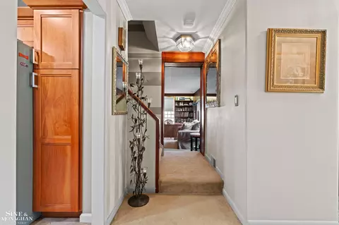 Entry Way - 709 Lakepointe, Grosse Pointe Park, MI 48230 photo 3 of 4