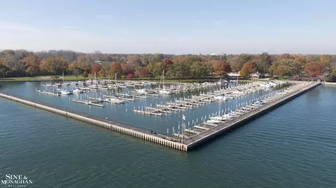 View/Area - 709 Lakepointe, Grosse Pointe Park, MI 48230 photo 11 of 11
