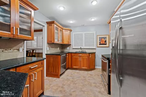 Kitchen - 709 Lakepointe, Grosse Pointe Park, MI 48230 photo 1 of 4