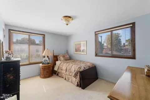 Bedroom - 709 Lakepointe, Grosse Pointe Park, MI 48230 photo 1 of 7
