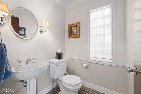 Bath - 709 Lakepointe, Grosse Pointe Park, MI 48230 photo 1 of 3