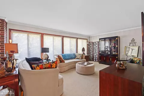 Living - 709 Lakepointe, Grosse Pointe Park, MI 48230 photo 2 of 4