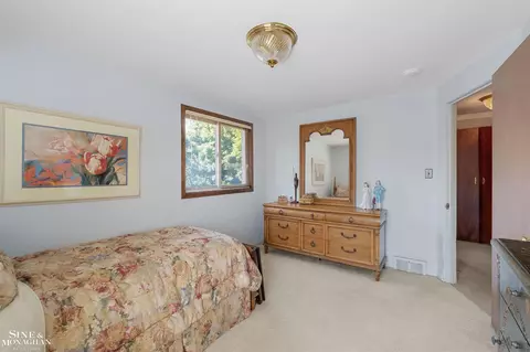 Bedroom - 709 Lakepointe, Grosse Pointe Park, MI 48230 photo 3 of 7
