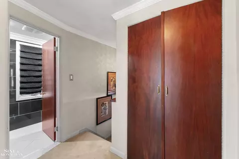 Entry Way - 709 Lakepointe, Grosse Pointe Park, MI 48230 photo 4 of 4