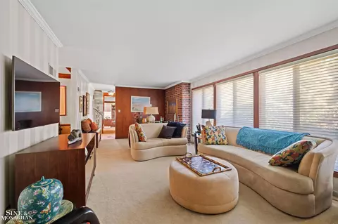 Living - 709 Lakepointe, Grosse Pointe Park, MI 48230 photo 4 of 4