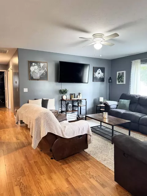 Living - 4876 Cedar Dr, Gladwin, MI 48624 photo 2 of 8