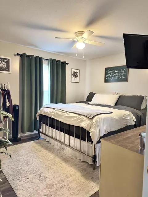Bedroom - 4876 Cedar Dr, Gladwin, MI 48624 photo 3 of 3