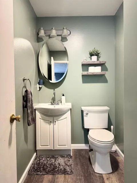 Bath - 4876 Cedar Dr, Gladwin, MI 48624 photo 1 of 2