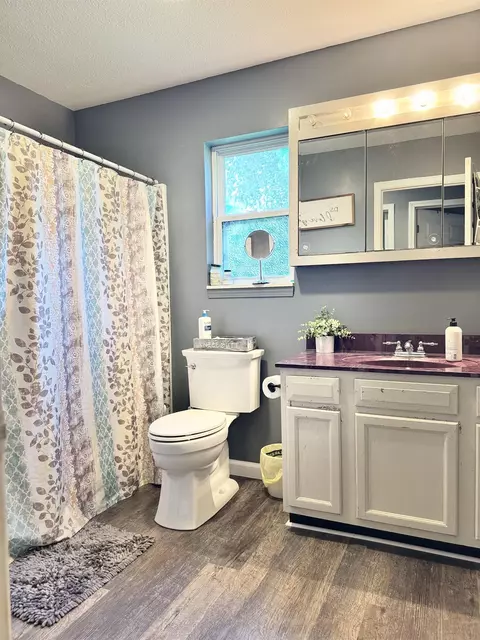 Bath - 4876 Cedar Dr, Gladwin, MI 48624 photo 2 of 2