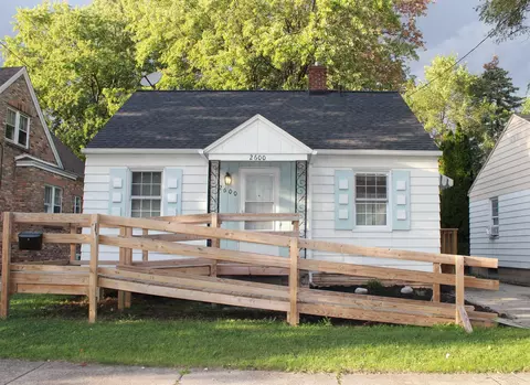 2600 Deindorfer, Saginaw, MI 48602