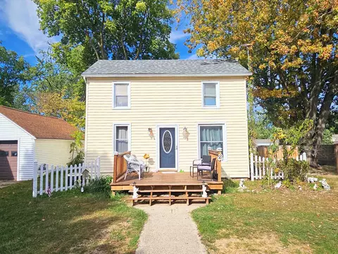 204 W W Pne, Elsie, MI 48831