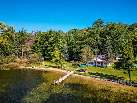 1562 E Long Lk, Harrison, MI 48625
