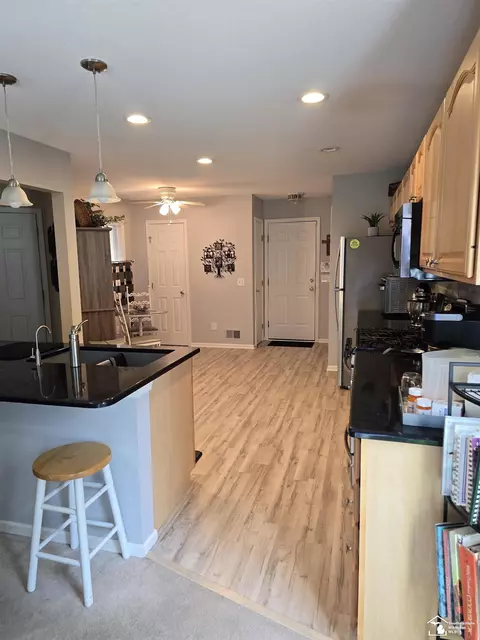 Kitchen - 1670 Spruce #1, Temperance, MI 48182 photo 2 of 2