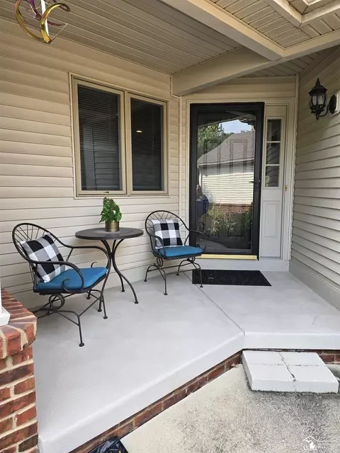 Exterior - 1670 Spruce #1, Temperance, MI 48182 photo 2 of 6
