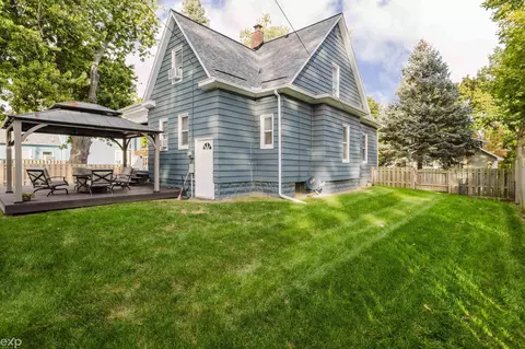 Exterior - 202 S Ninth, Saint Clair, MI 48079 photo 11 of 18