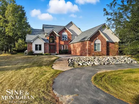 1779 Mack, Leonard, MI 48367